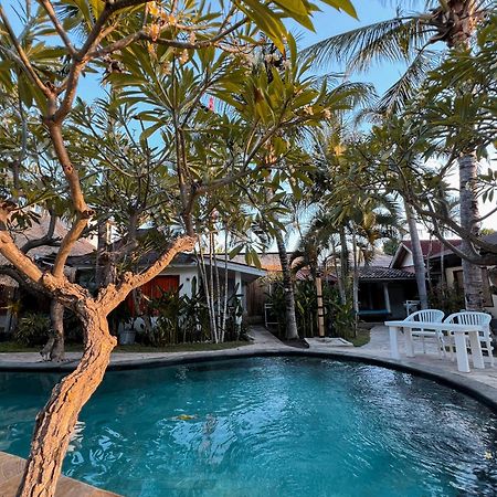 Coconut Dream Hotel Gili Trawangan Bagian luar foto